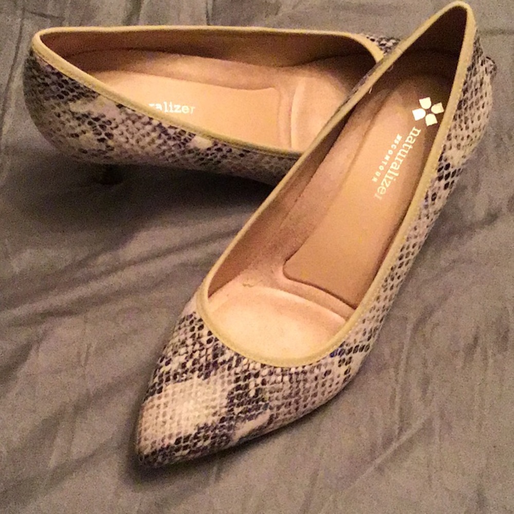 Ladies shoes